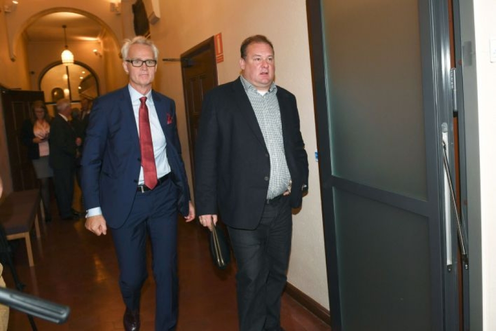 Tukholmassa alkaneessa oikeudenkäynnissä on syytteessä myös entinen varatoimitusjohtaja Tero Kivisaari, joka toimi takavuosina yhtiön Euraasian-johtajana.  TT / LEHTIKUVA / FREDRIK SANDBERG