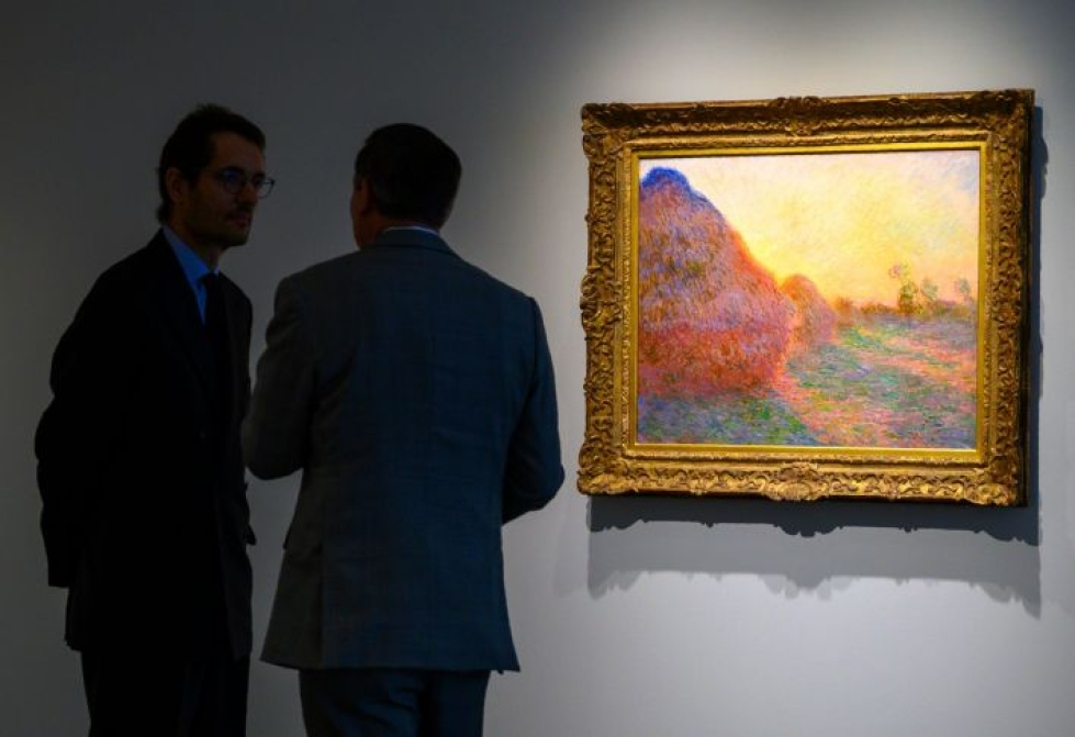 Maalaus kuuluu Monet'n heinäsuovat-sarjaan, jonka impressionismin perustajiin kuuluva taiteilija toteutti talvella 1890–1891 kotonaan Givernyssä Ranskassa. LEHTIKUVA/AFP