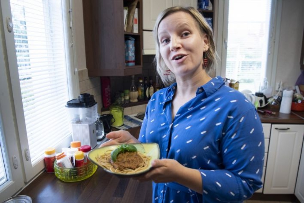 Miina Karastin oma lempiarkiruoka on linssibolognese, joka syödään pastan tai perunan kera. 