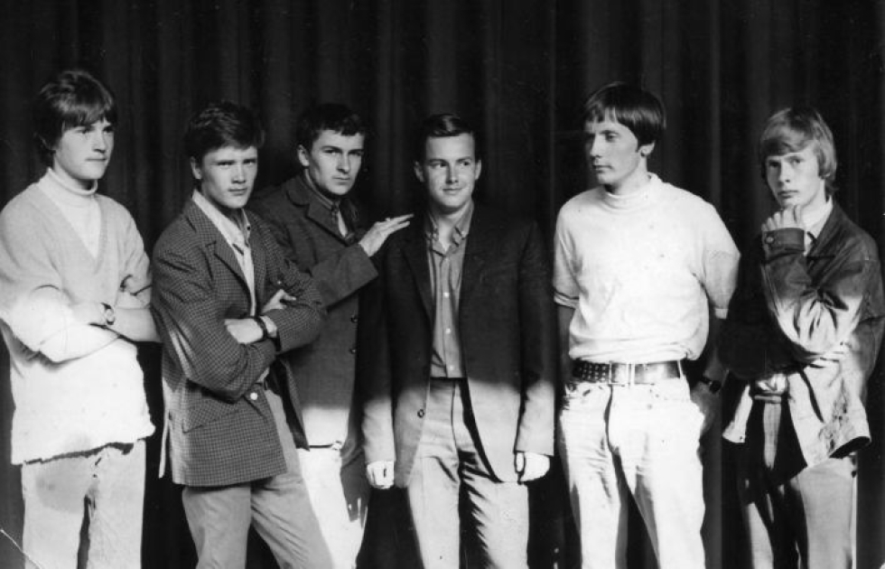 The Teachers voitti Pohjois-Karjalan kitarayhtyeiden mestaruuden vuonna 1967. Vasemmalta Hannu Niikko, Markku Lampinen, Seppo Koivusalo, Toivo Lihavainen, Pertti Nissinen ja Jouni Mertanen.