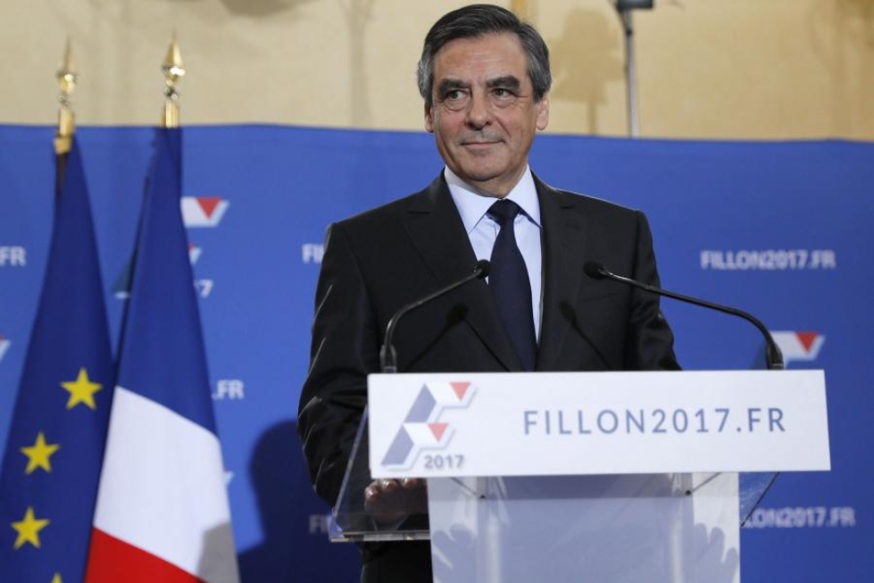 Ranskan ex-pääministeri Francois Fillon sai yli 60 prosenttia äänistä keskustaoikeiston esivaalissa presidenttiehdokkuudesta. LEHTIKUVA/AFP