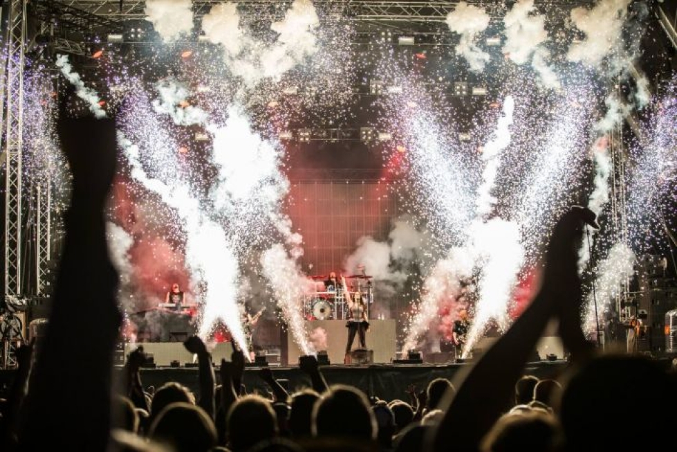 Nightwish juhlii 20-vuotiasta taivaltaan julkaisemalla livealbumin. Arkistokuva kesän 2018 Ilosaarirockista.