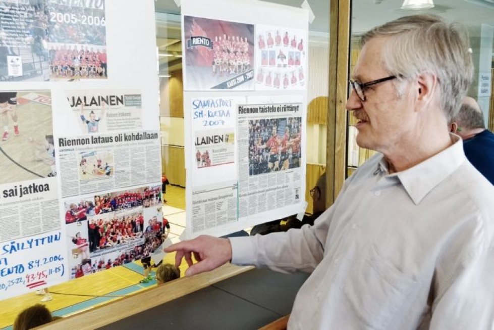 Mutalan Riento järjesti vuonna 2018 urheilutalolla hyväntekeväisyystapahtuman, jossa Pekka Korhonen esitteli keräämiään lehtileikkeleitä vuosien saatosta.