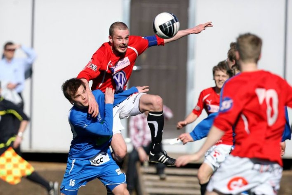 Jipon cup-historian kohokohtia olivat keväät 2011 ja 2012, jolloin liigajoukkueet saivat kyytiä punapaidoilta. Toukokuussa 2011 Jippo upotti suomenmestari Tampere Unitedin.