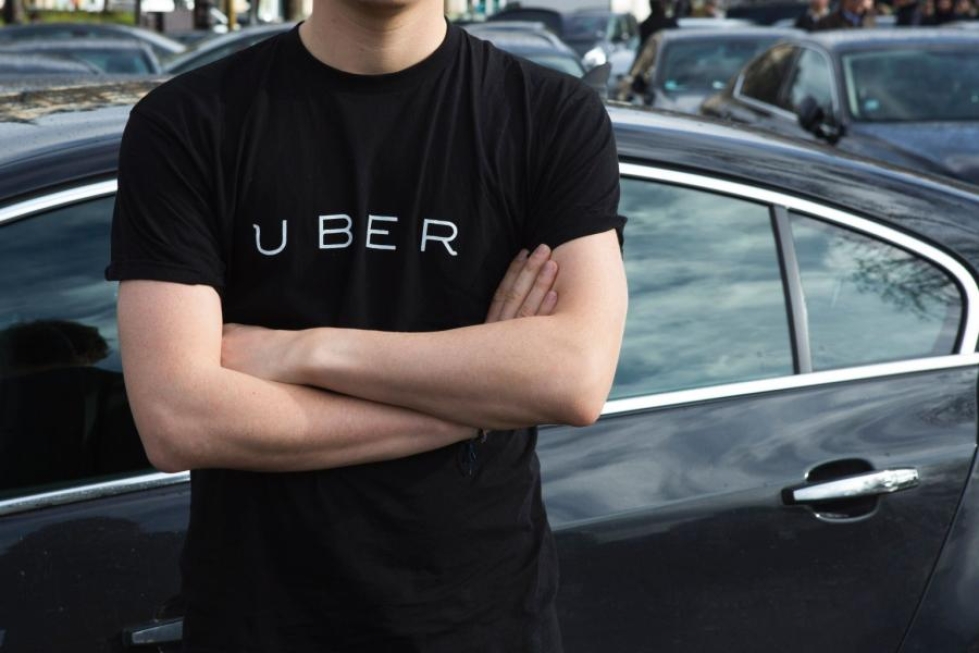 Uberpop-palvelun käyttö keskeytettiin Ranskassa viime kesänä taksinkuljettajien vastustuksen takia. Lehtikuva/AFP.