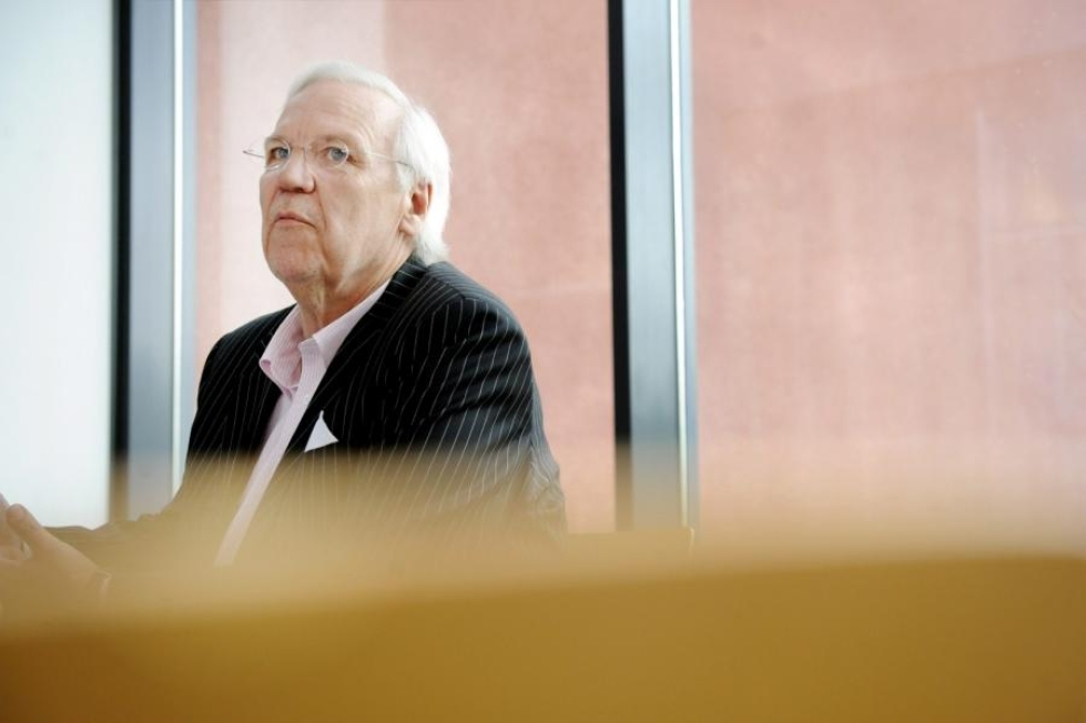 Vantaan ex-kaupunginjohtaja Jukka Peltomäki kuvattuna vuonna 2011 kaupunginhallituksen kokouksessa. LEHTIKUVA / MIKKO STIG