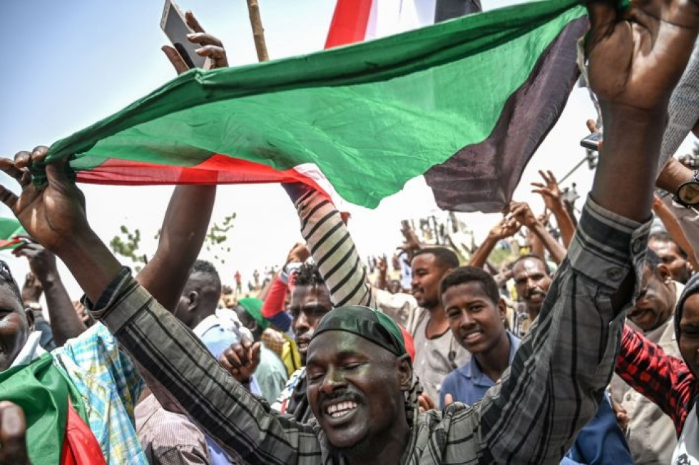 Protestiliike aloitti mielenosoitukset presidentti Omar al-Bashiria vastaan jo joulukuussa. LEHTIKUVA/AFP
