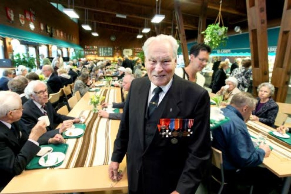 Eero Kankkunen on osallistunut sotaveteraanitapahtumiin useiden vuosikymmenten ajan.