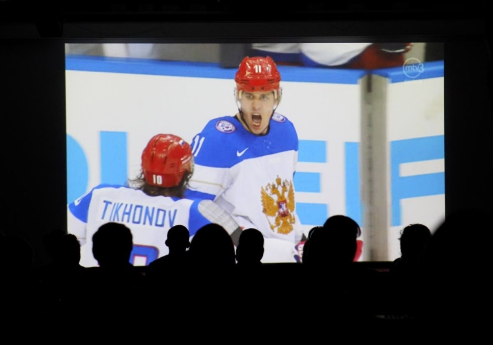 Tunnelma hiipui, kun NHL-tähti Aleksandr Ovetshkin iski Venäjän 2–2-tasoituksen.