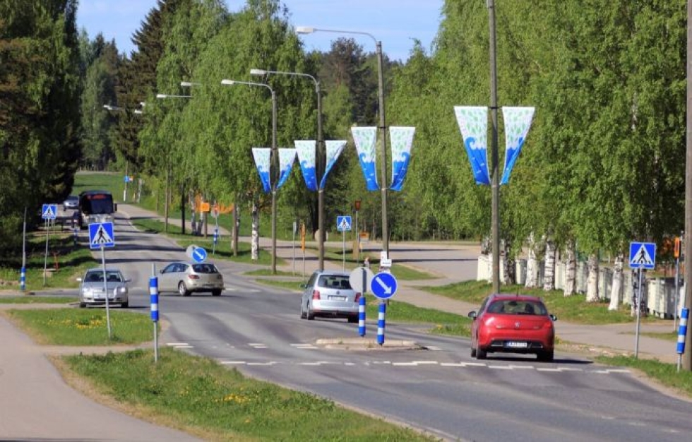 Kesäviirit ilahduttivat tiellä liikkujia Kontiolahden Lehmossa kesällä 2018.